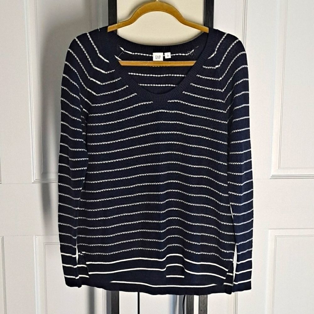 ‎Gap ladies pullover top NWOT